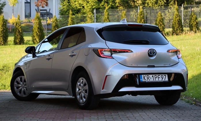 Toyota Corolla cena 79950 przebieg: 74400, rok produkcji 2019 z Rakoniewice małe 742